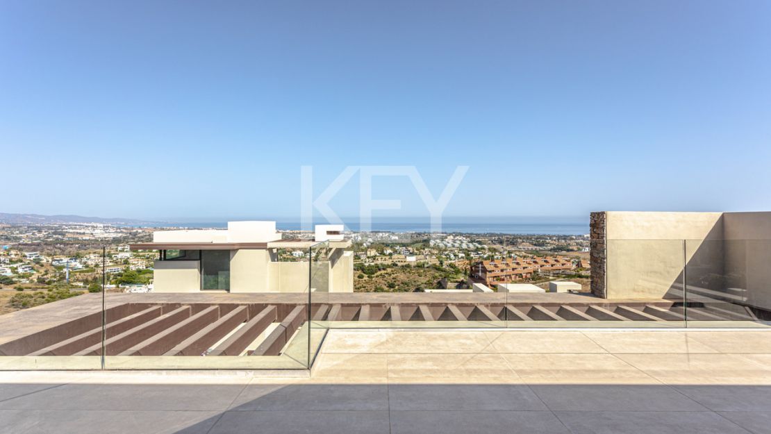 New luxury modern villa in La Alqueria, Benahavis