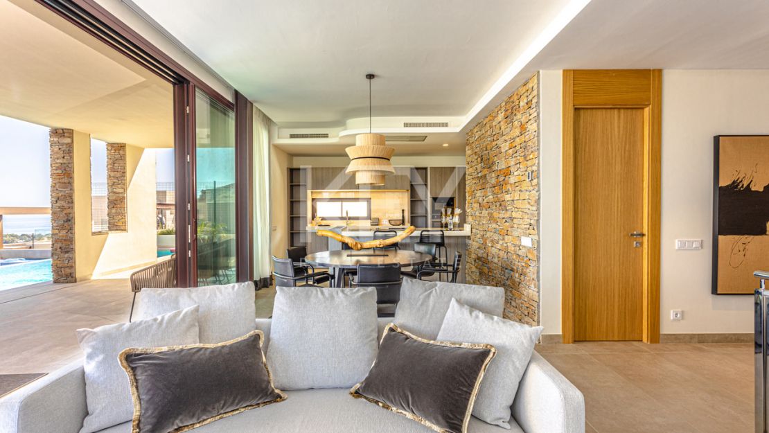 New luxury modern villa in La Alqueria, Benahavis