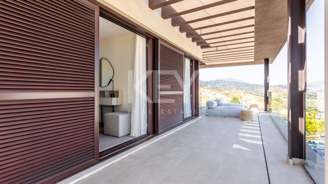 New luxury modern villa in La Alqueria, Benahavis