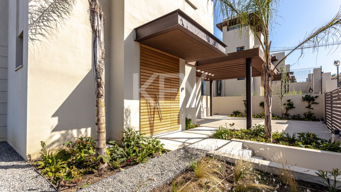 New luxury modern villa in La Alqueria, Benahavis