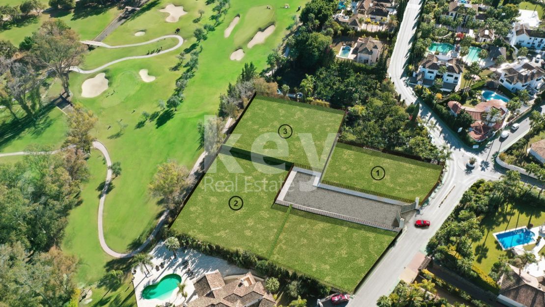 Front line golf villa project with approved license in La Cerquilla, Nueva Andalucía