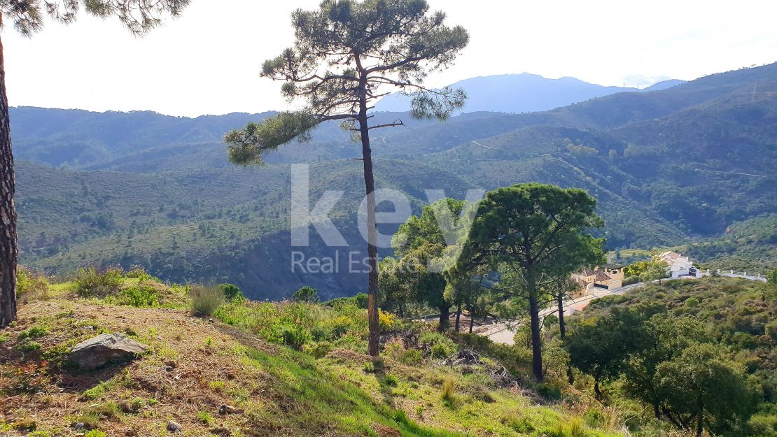Large plot with spectacular views for sale in Monte Mayor, great opportunity to build your dream home