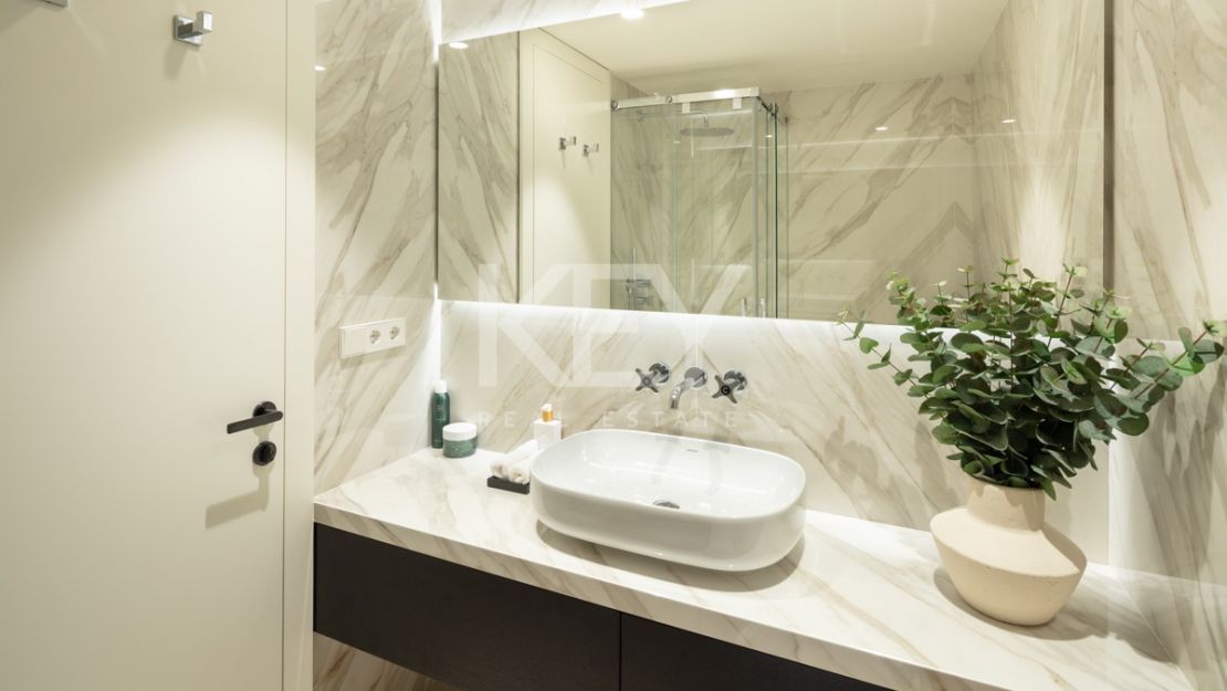 Elegant apartment in the Japanese Gardens of Puente Romano, Marbella Golden Mile