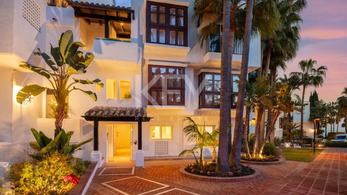 Elegant apartment in the Japanese Gardens of Puente Romano, Marbella Golden Mile