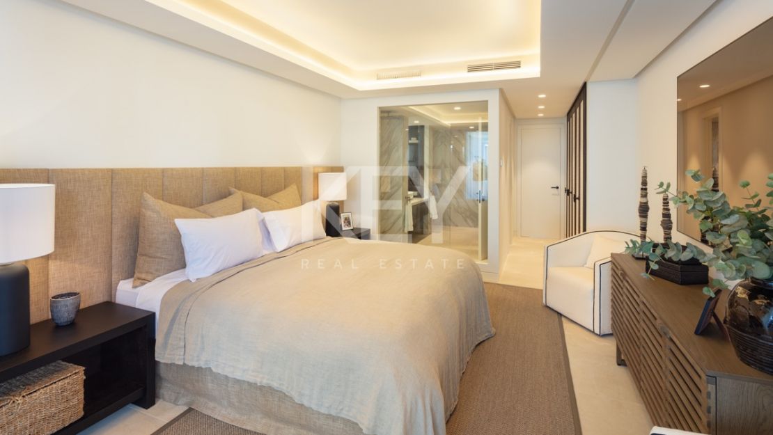 Elegant apartment in the Japanese Gardens of Puente Romano, Marbella Golden Mile