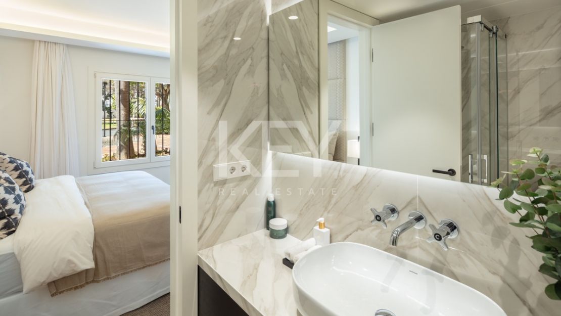 Elegant apartment in the Japanese Gardens of Puente Romano, Marbella Golden Mile