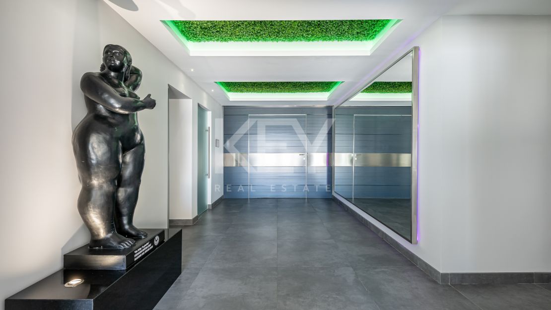 Ultramodern front line beach Villa for sale in Mijas Costa