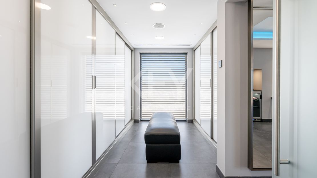 Ultramodern front line beach Villa for sale in Mijas Costa