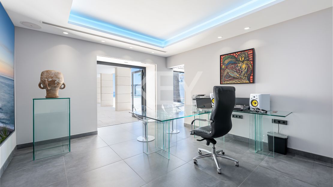 Ultramodern front line beach Villa for sale in Mijas Costa