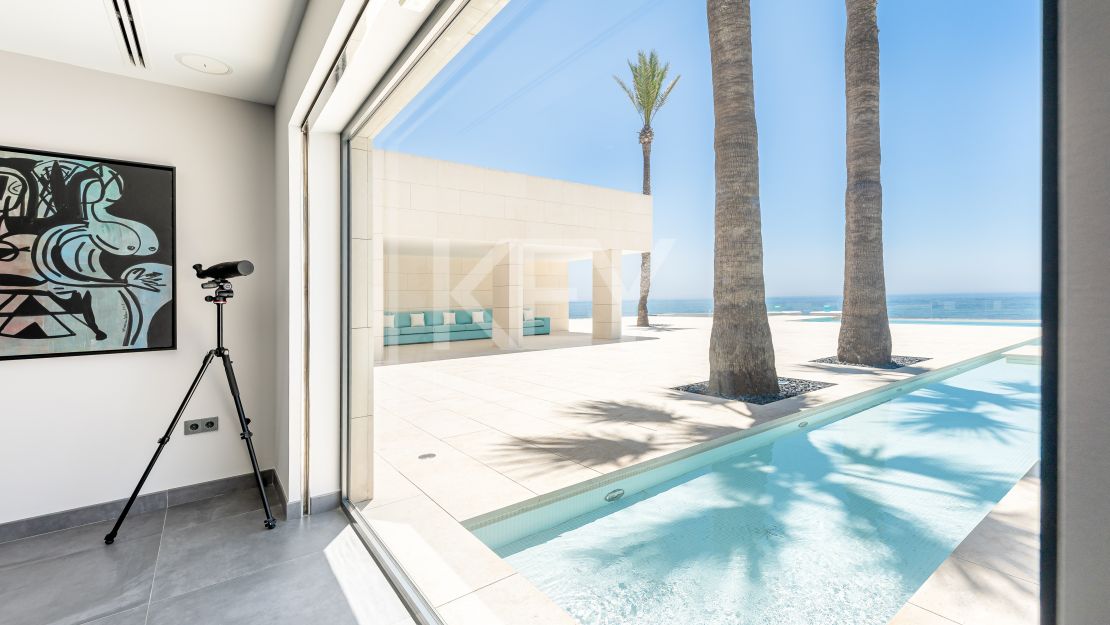 Ultramodern front line beach Villa for sale in Mijas Costa