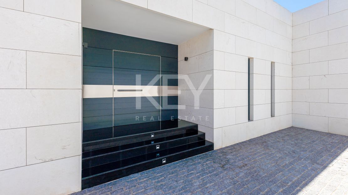 Ultramodern front line beach Villa for sale in Mijas Costa