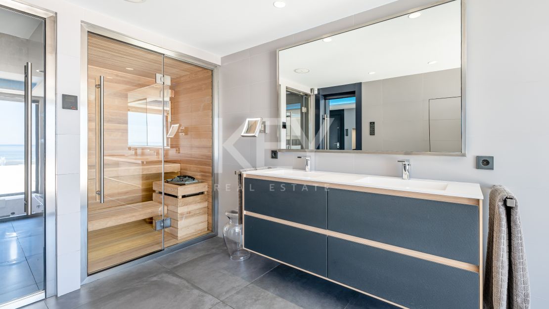 Ultramodern front line beach Villa for sale in Mijas Costa