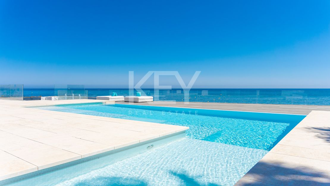 Ultramodern front line beach Villa for sale in Mijas Costa