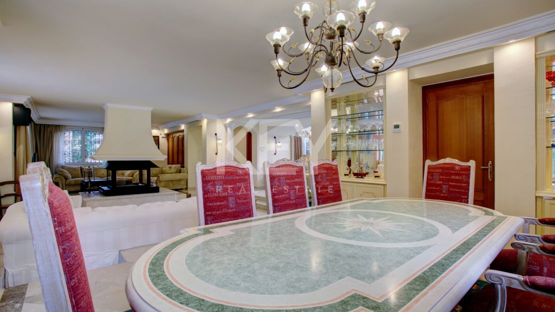 Family villa in El Presidente, Estepona
