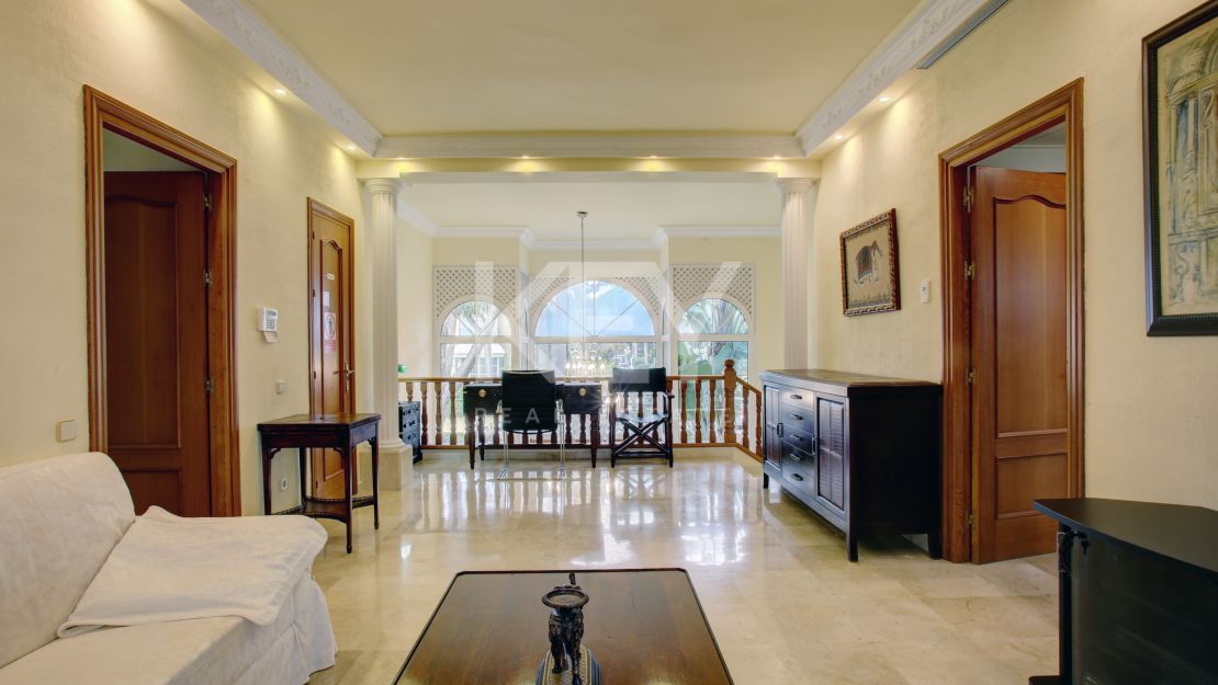 Family villa in El Presidente, Estepona
