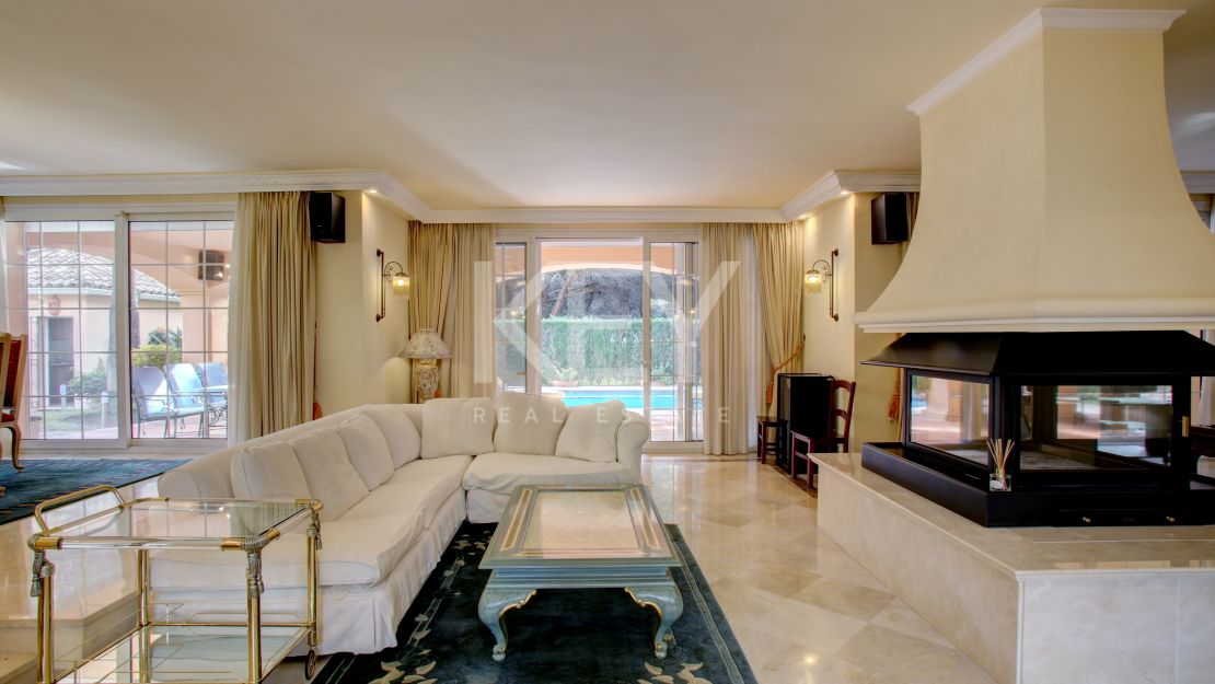 Family villa in El Presidente, Estepona