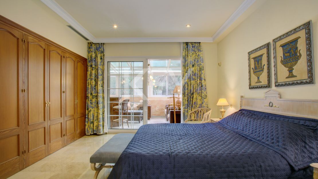 Family villa in El Presidente, Estepona