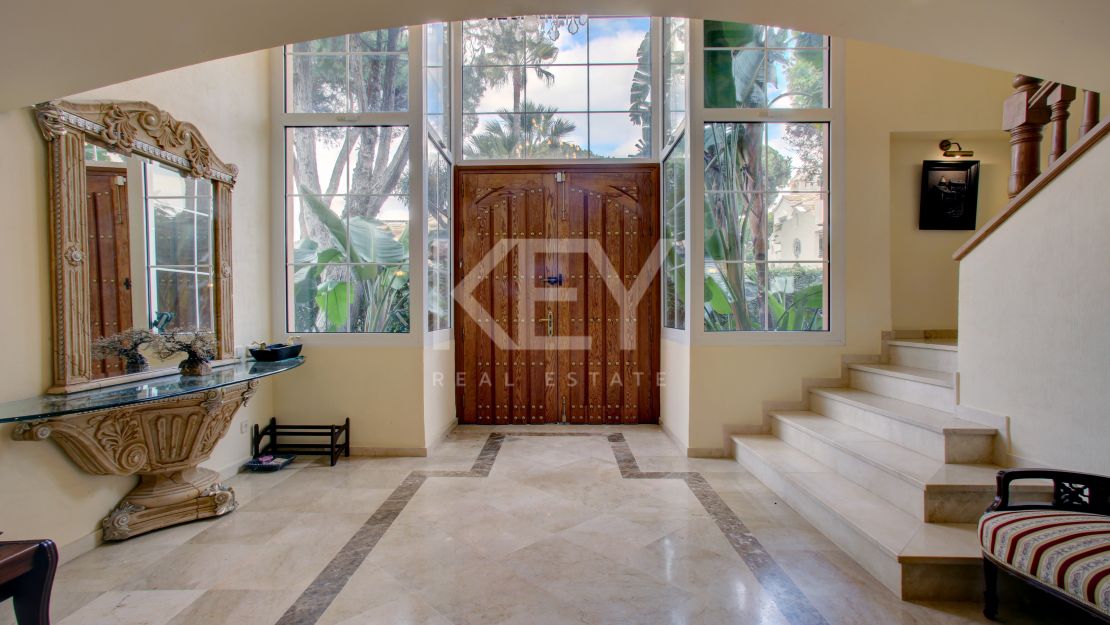 Family villa in El Presidente, Estepona