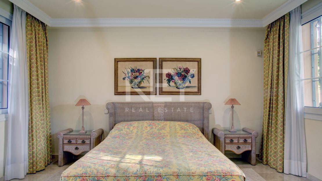 Family villa in El Presidente, Estepona