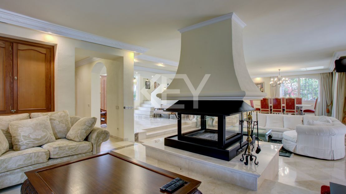 Family villa in El Presidente, Estepona