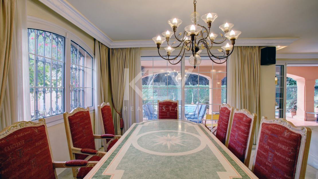 Family villa in El Presidente, Estepona