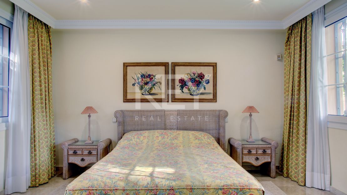 Family villa in El Presidente, Estepona