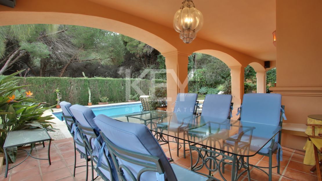 Family villa in El Presidente, Estepona