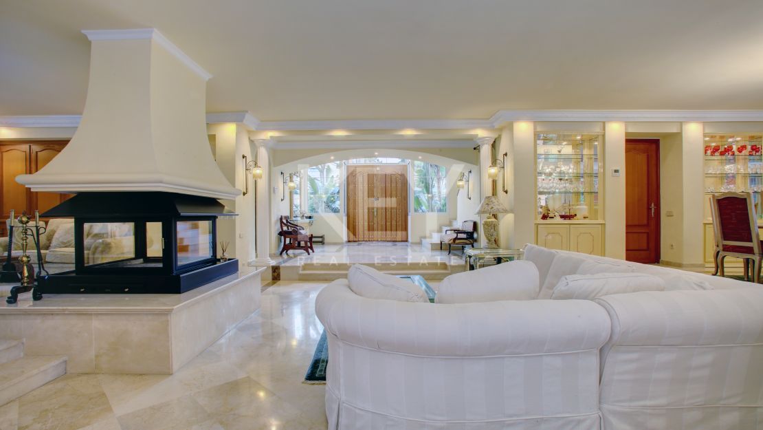 Family villa in El Presidente, Estepona