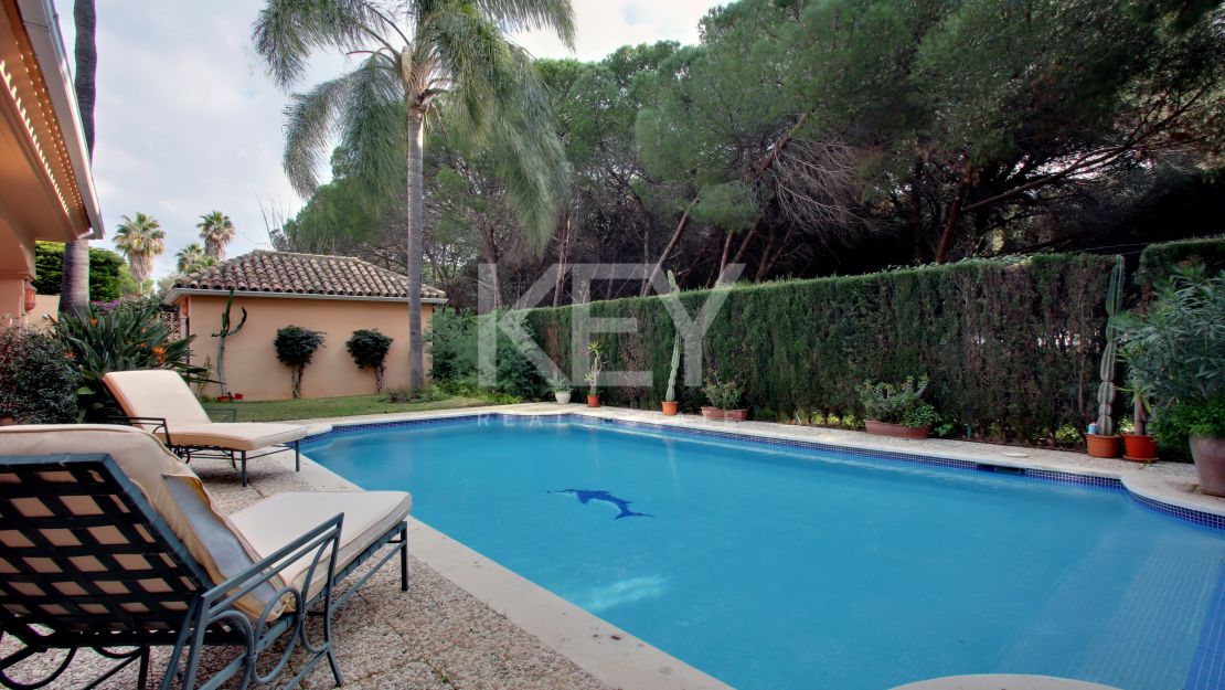 Family villa in El Presidente, Estepona