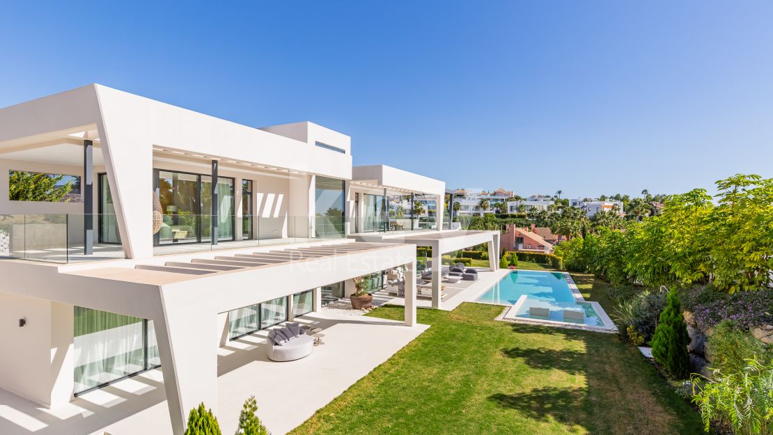 Outstanding contemporary villa in  in Nueva Andalucia, Marbella