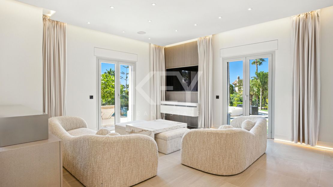 Архитектурный шедевр с панорамными видами в Сьерра-Бланка