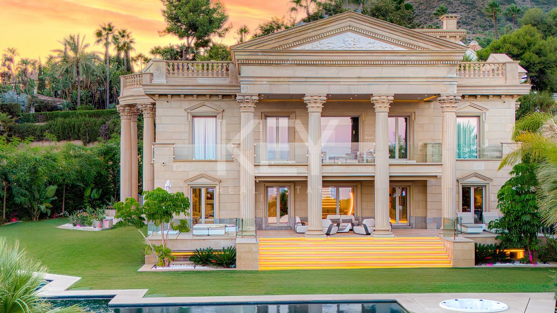 Архитектурный шедевр с панорамными видами в Сьерра-Бланка