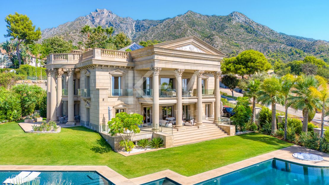 Архитектурный шедевр с панорамными видами в Сьерра-Бланка