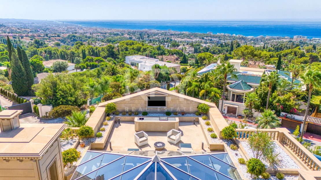 Архитектурный шедевр с панорамными видами в Сьерра-Бланка