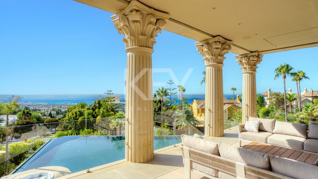 Архитектурный шедевр с панорамными видами в Сьерра-Бланка