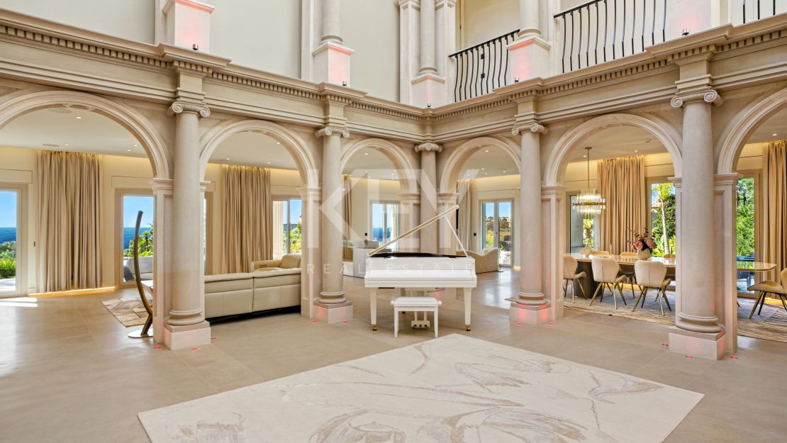 Архитектурный шедевр с панорамными видами в Сьерра-Бланка