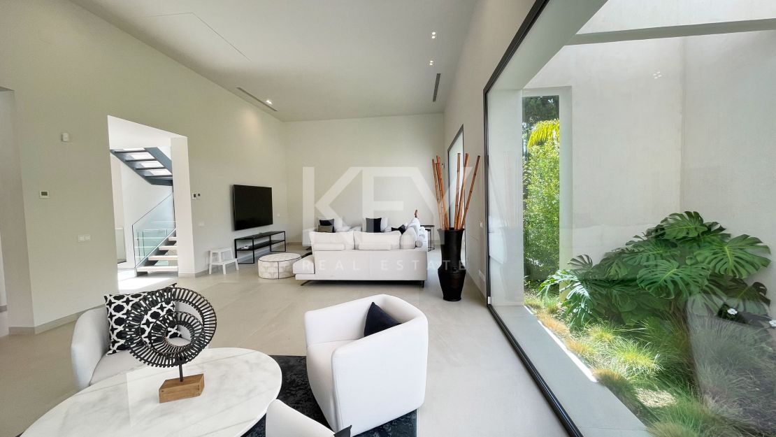 Villa de lujo contemporánea en La Carolina, Marbella Golden Mile