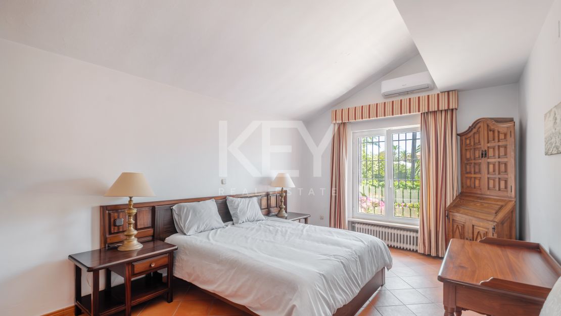 Frontline beach villa with big opportunity in La Reserva de los Monteros, Marbella East