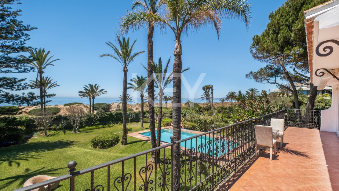 Frontline beach villa with big opportunity in La Reserva de los Monteros, Marbella East