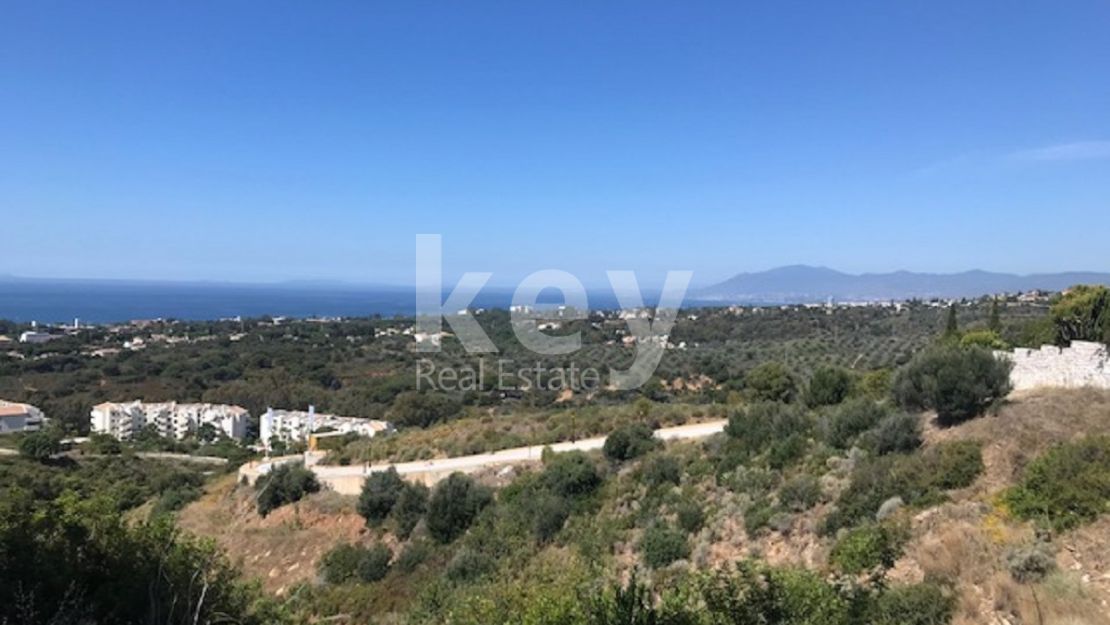  Large plot in Elviria including a project plan for five luxury villas 