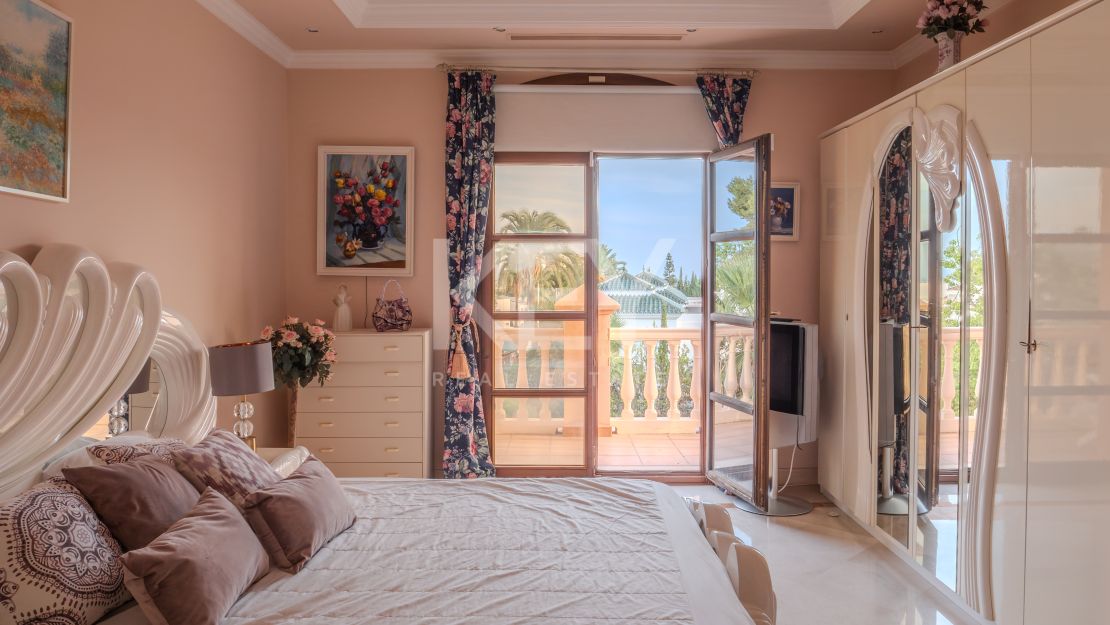 Впечатляющая вилла в Новой Андалусии, рядом с гольф-клубом Алоха