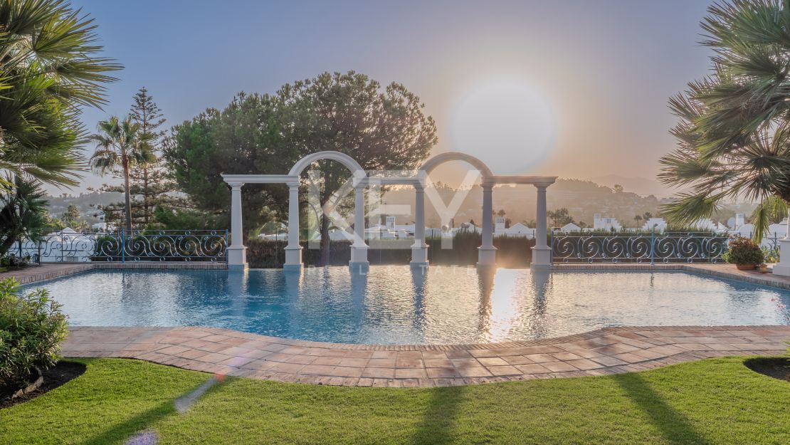 Впечатляющая вилла в Новой Андалусии, рядом с гольф-клубом Алоха