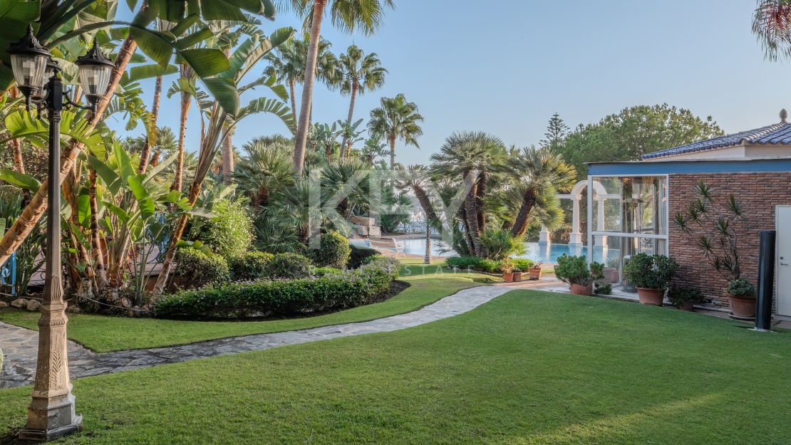 Впечатляющая вилла в Новой Андалусии, рядом с гольф-клубом Алоха