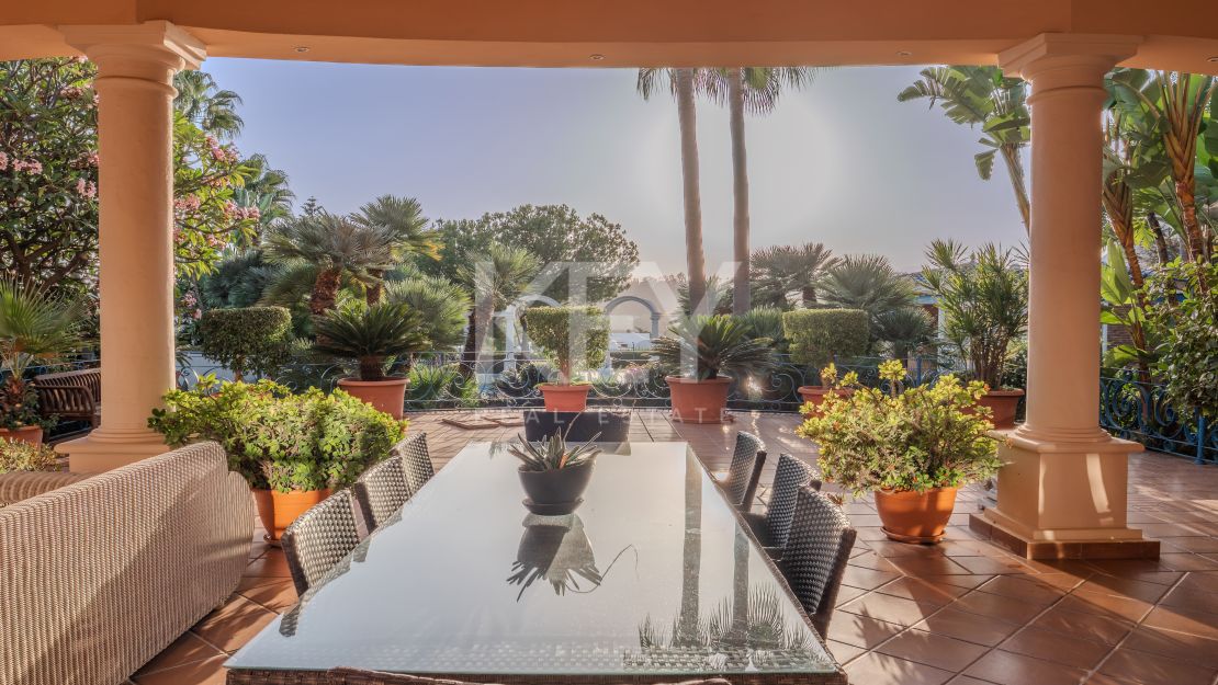 Впечатляющая вилла в Новой Андалусии, рядом с гольф-клубом Алоха