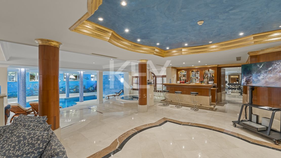 Впечатляющая вилла в Новой Андалусии, рядом с гольф-клубом Алоха