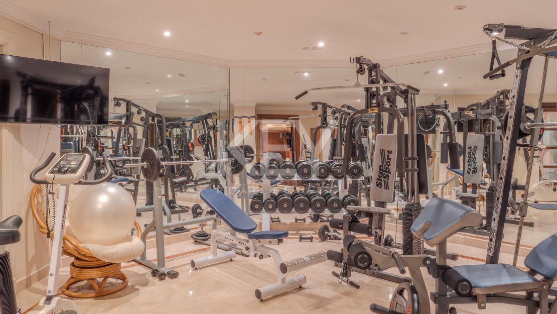 Впечатляющая вилла в Новой Андалусии, рядом с гольф-клубом Алоха