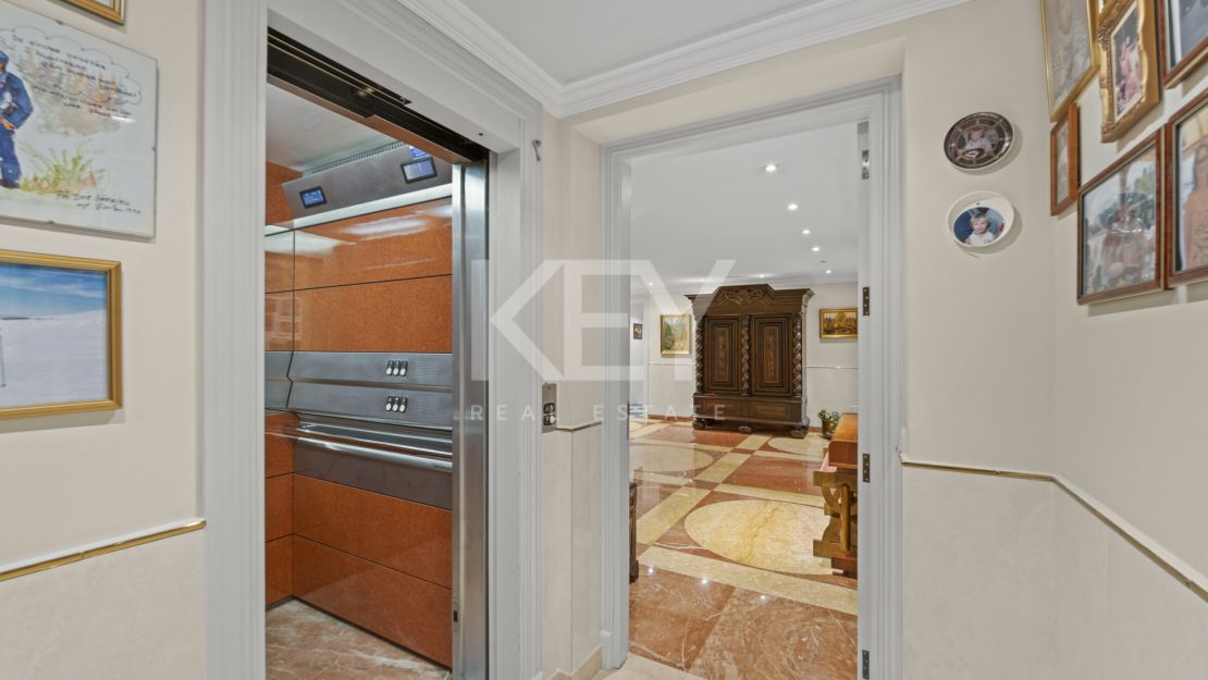 Впечатляющая вилла в Новой Андалусии, рядом с гольф-клубом Алоха