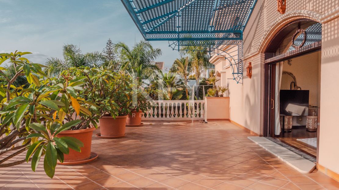 Впечатляющая вилла в Новой Андалусии, рядом с гольф-клубом Алоха