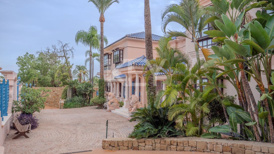 Впечатляющая вилла в Новой Андалусии, рядом с гольф-клубом Алоха