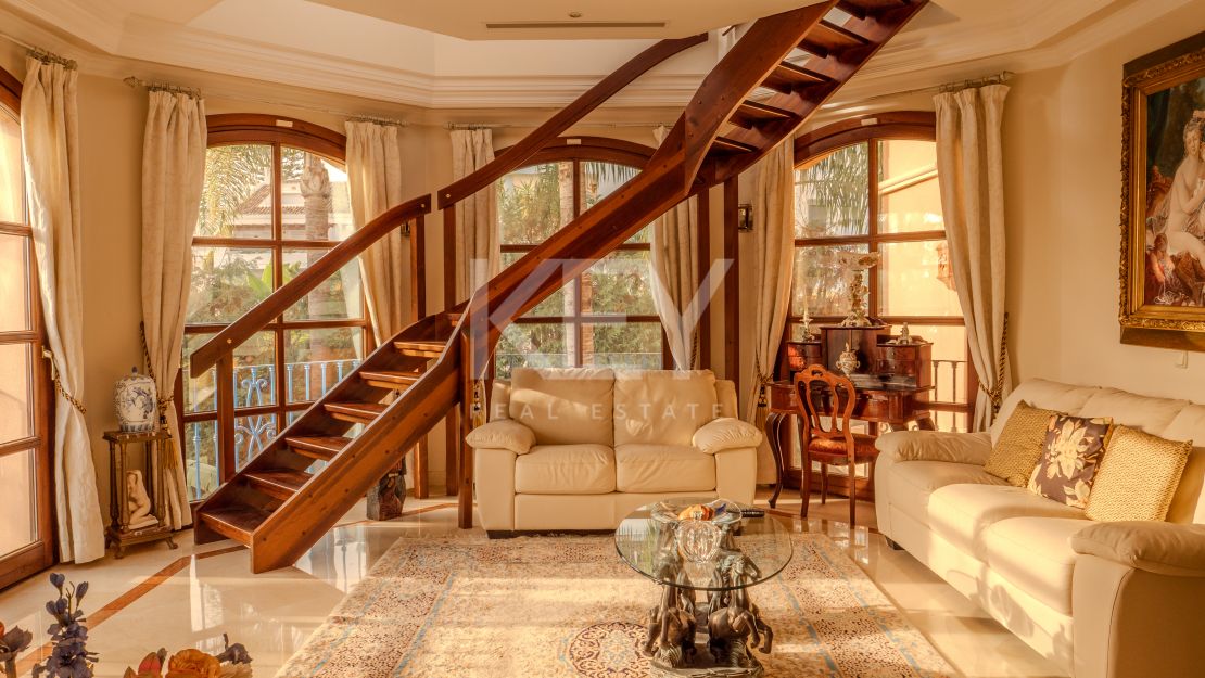 Впечатляющая вилла в Новой Андалусии, рядом с гольф-клубом Алоха